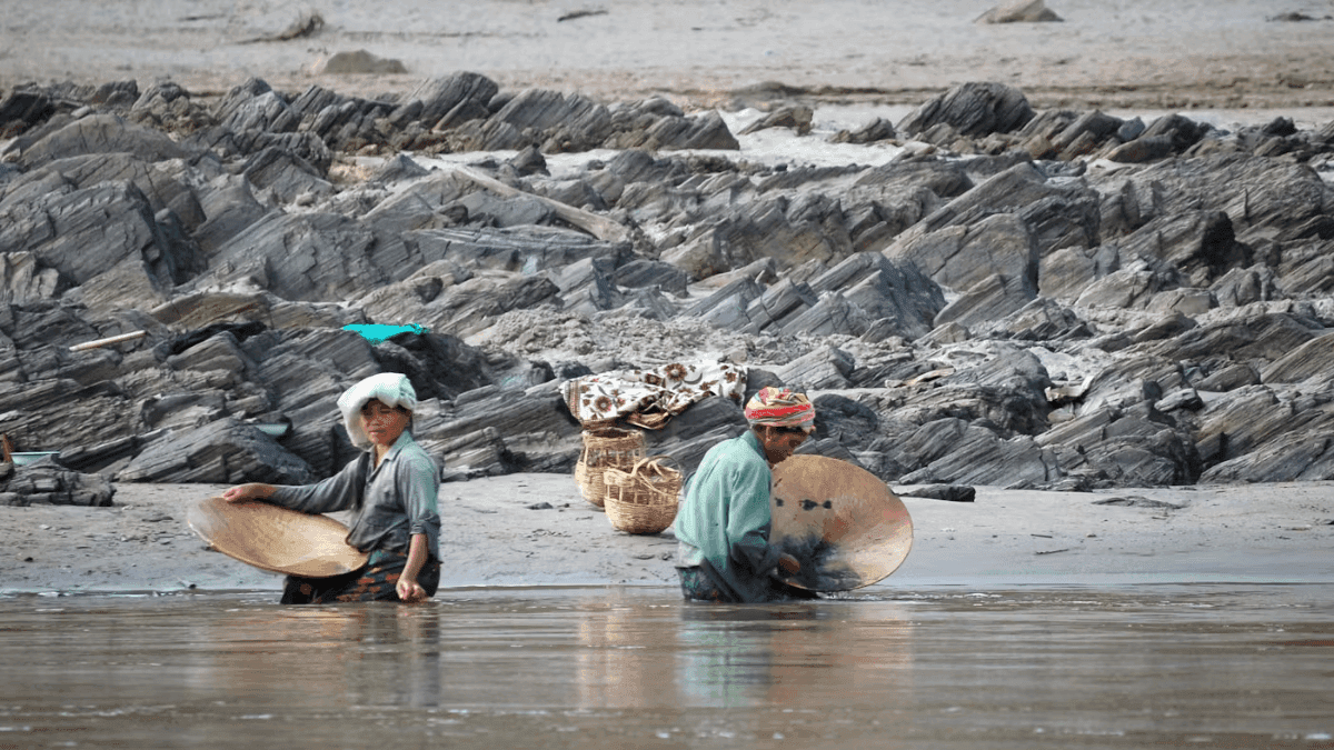 Report: China's Mekong Dams Disrupting Rural Livelihoods