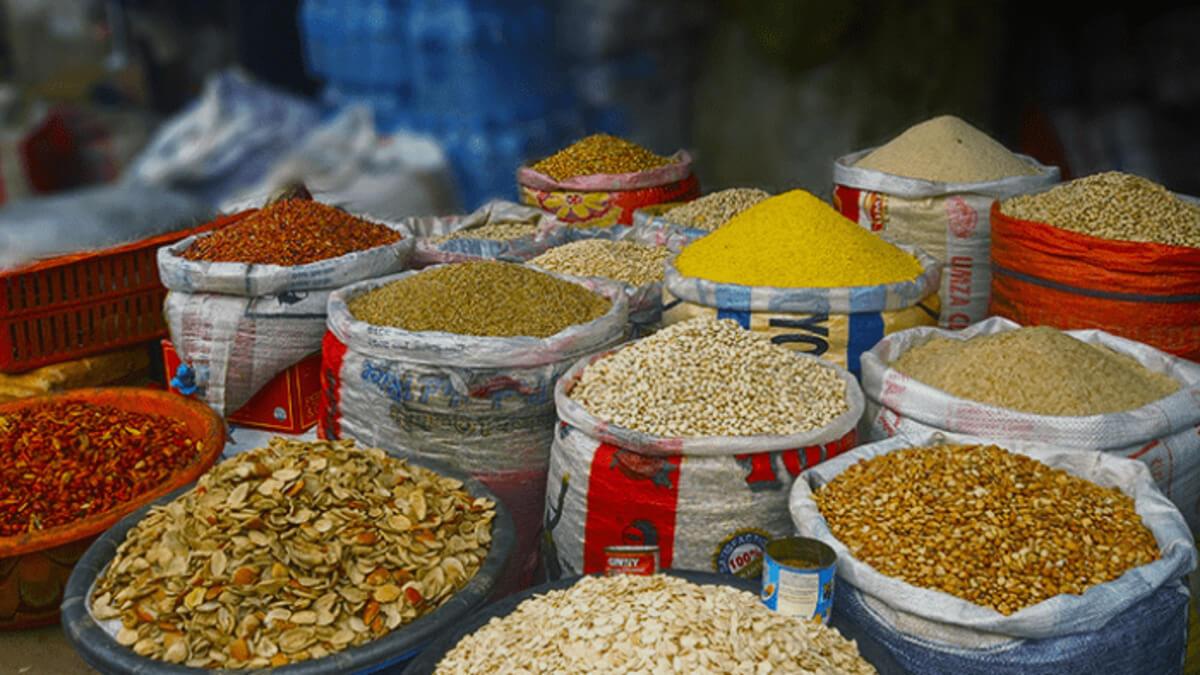 Nigerian Consumers Groan as Inflation Bites 140% Deeper into Food Prices